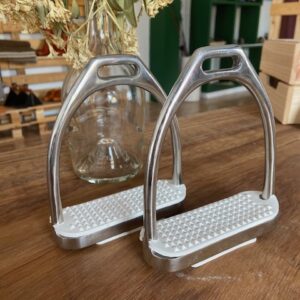 Estribo inglés iquus inoxidable con taco