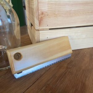 Cepillo HH quita pelos mango madera
