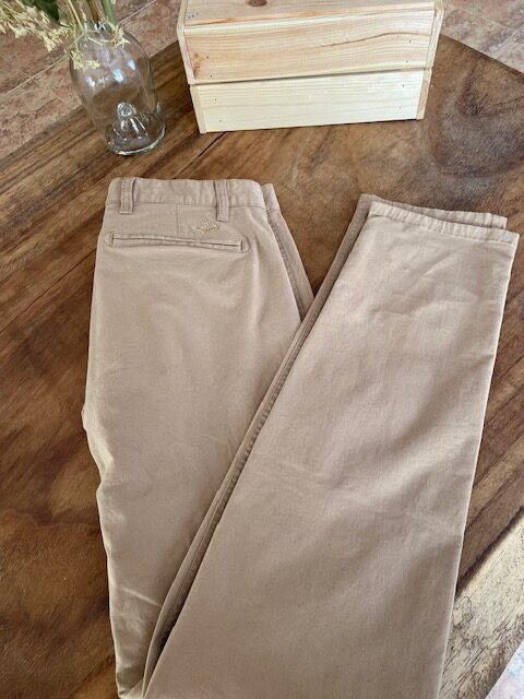 Pantalón chino Pasión Morena camel